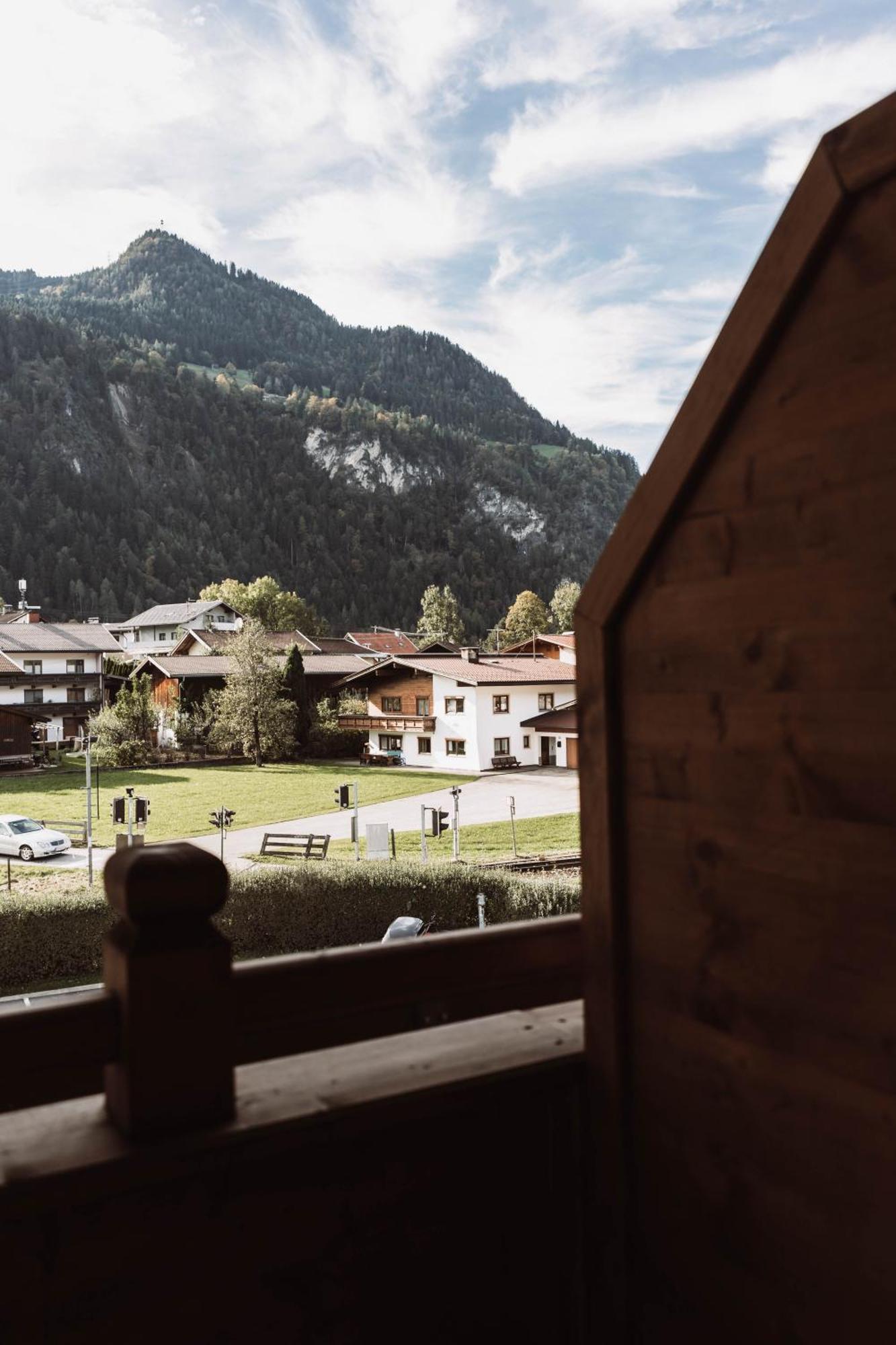 Lebe'Schlitters - Das Ferienapartmenthaus Im Zillertal Exterior foto