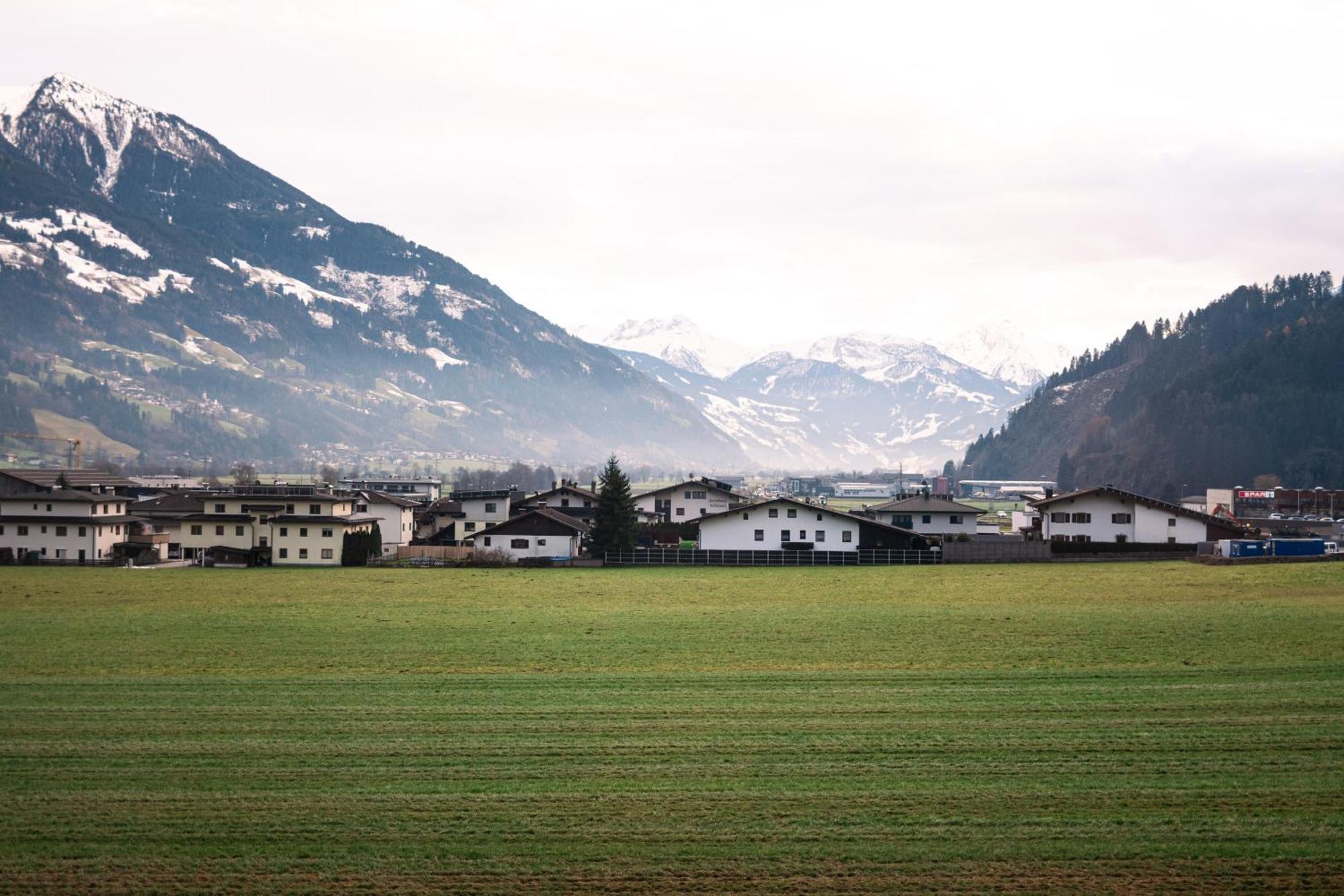 Lebe'Schlitters - Das Ferienapartmenthaus Im Zillertal Exterior foto